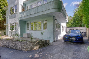 Front External- click for photo gallery